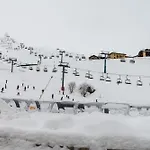 Hellochalet - Front Row With Balcony Overlooking The Cretaz Slopes Lejlighed *