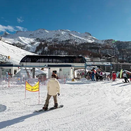 Hellochalet - Front Row With Balcony Overlooking The Cretaz Slopes Брей-Червиния